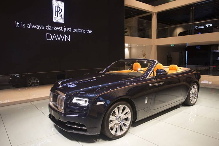 Chiec Rolls-Royce Dawn dau tien 